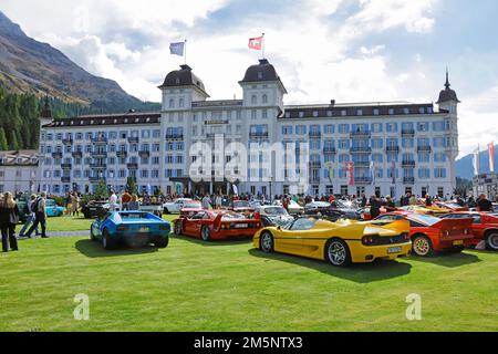 Présentation des automobiles exclusives dans le parc du Grand Hôtel des bains Kempinski pendant les International automobile Weeks, St. Moritz Banque D'Images