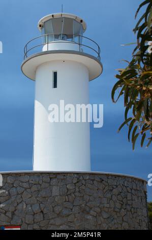 Phare de Cape Tourville au parc national de Freycinet, Tasmanie Banque D'Images