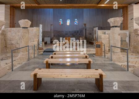 Khirbet al-Mukhayyat, Jordanie - 26 octobre 2022 : Église commémorative de Moïse sur l'intérieur du mont Nebo Banque D'Images