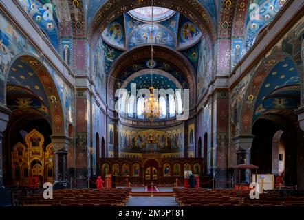 Intérieur de la cathédrale de Panteleimon du monastère chrétien du Nouveau Athos Simon-Kananite en Abkhazie, fondée en 1875 et consacrée en 1900 Banque D'Images