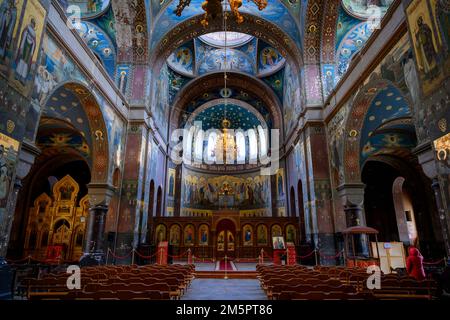 Intérieur de la cathédrale de Panteleimon du monastère chrétien du Nouveau Athos Simon-Kananite en Abkhazie, fondée en 1875 et consacrée en 1900 Banque D'Images