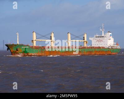 SeaHope, un transporteur de vrac enregistré dans les îles Marshall. Au départ d'Avonmouth, Royaume-Uni, en route vers Nemrut, Turquie. Vu ici en passant Portishead Banque D'Images