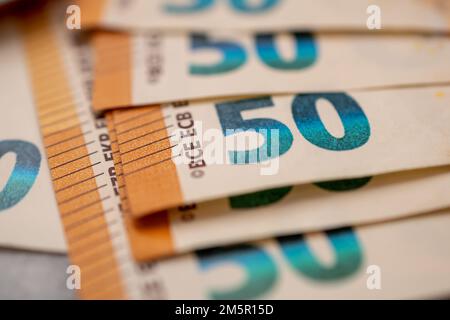 Gros plan sur une partie de 50 billets en euros. Banque D'Images