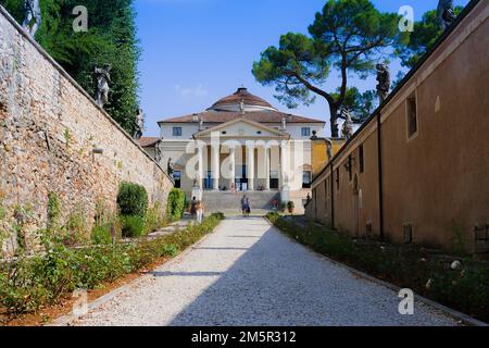 VICENZA, ITALIE - AOÛT 12,2009 : Villa la Rotonda est une villa Renaissance située à proximité de Vicenza, dans le nord de l'Italie, conçue par Andrea Palladio. Banque D'Images