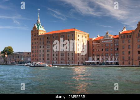 Venise, Italie - 14 août 2009: Hôtel Hilton Molino Stucky dans le quartier Giudecca de Venise Italie vue de la mer Banque D'Images