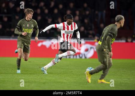 EINDHOVEN Noni Madueke de PSV pour PSV contre AC Milan pendant le match amical dans le stade Philips. ANP OLAF KRAAK Banque D'Images