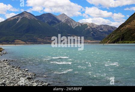 Mt Bisser et Waimakariri River - Nouvelle-Zélande Banque D'Images