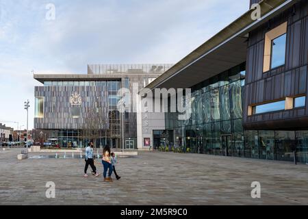 Doncaster Civic Office et Cast Theatre, Sir Nigel Gresley Square, Doncaster, South Yorkshire, Angleterre, Royaume-Uni Banque D'Images