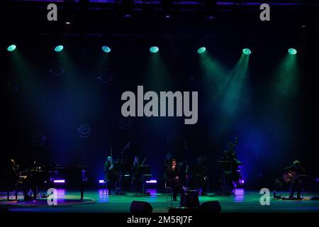 Rome, Italie. 28th décembre 2022. ELISA, Dardust pendant Elisa - une nuit intime, concert de musique de chanteur italien à Rome, Italie, 28 décembre 2022 crédit: Agence de photo indépendante/Alamy Live News Banque D'Images