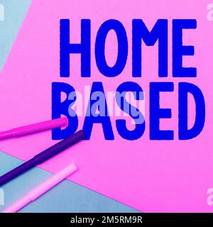 Légende de texte présentant en mode domicile. Concept signifiant que les transactions bancaires sont effectuées directement par téléphone Banque D'Images