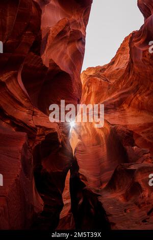 À travers le Slot Canyon Banque D'Images