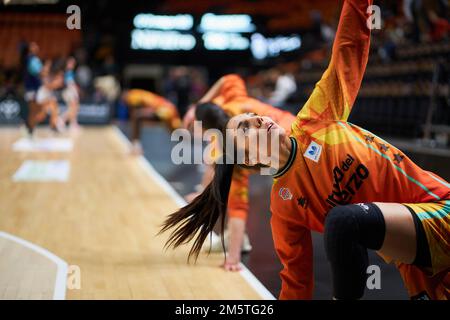 Valence, Espagne. 30th décembre 2022. Cristina Ouvina de Valence Panier en action pendant la LF Endesa J15 au Fuente de San Luis Sport Hall. Panier Valence 86:49 Leganes crédit: SOPA Images Limited/Alay Live News Banque D'Images