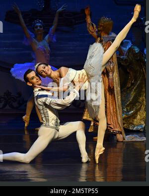 Melbourne, Floride, États-Unis. 30th décembre 2022. Le State Ballet Theatre of Ukraine s'associe au Melbourne City Ballet Theatre pour réaliser une production du classique « Leeping Beauty » lors de sa tournée américaine au King Centre de Melbourne, en Floride, vendredi, 30 décembre 2022. Photo de Joe Marino/UPI crédit: UPI/Alay Live News crédit: UPI/Alay Live News Banque D'Images