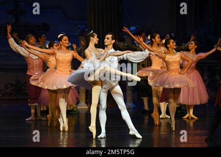 Melbourne, Floride, États-Unis. 30th décembre 2022. Le State Ballet Theatre of Ukraine s'associe au Melbourne City Ballet Theatre pour réaliser une production du classique « Leeping Beauty » lors de sa tournée américaine au King Centre de Melbourne, en Floride, vendredi, 30 décembre 2022. Photo de Joe Marino/UPI crédit: UPI/Alay Live News crédit: UPI/Alay Live News Banque D'Images