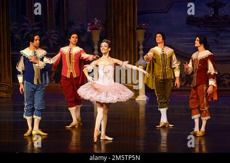 Melbourne, Floride, États-Unis. 30th décembre 2022. Le State Ballet Theatre of Ukraine s'associe au Melbourne City Ballet Theatre pour réaliser une production du classique « Leeping Beauty » lors de sa tournée américaine au King Centre de Melbourne, en Floride, vendredi, 30 décembre 2022. Photo de Joe Marino/UPI crédit: UPI/Alay Live News crédit: UPI/Alay Live News Banque D'Images