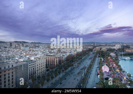Vue aérienne du port de plaisance de Barcelone vell et de l'avenue Colon Banque D'Images