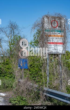 Panneaux de signalisation cultivés avec des plantes, Venise, Italie Banque D'Images