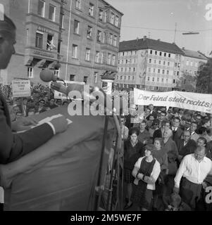 Avec ce rassemblement par le DGB, les habitants de la ville de la région de Ruhr (vraisemblablement Gladbeck) se défendaient en 1967 contre une résurgence de Banque D'Images