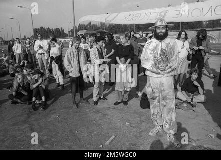 GDR, Berlin, 03. 10. 1990, Fondation de la République autonome d'Utopia à la tour de guet du Spreebogen Banque D'Images