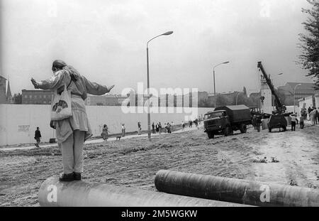 GDR, Berlin, 13 juin 1990, démolition du mur sur la Bernauer Strasse historique, loi d'équilibrage . . C Rolf Zoellner Banque D'Images