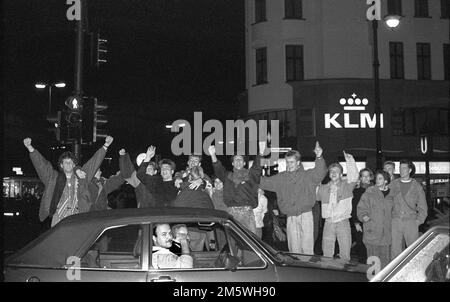 GDR, Berlin, 09. 11. 1989, ouverture du mur de Berlin, célébration sur KuDamm (Kurfuerstendamm) Banque D'Images