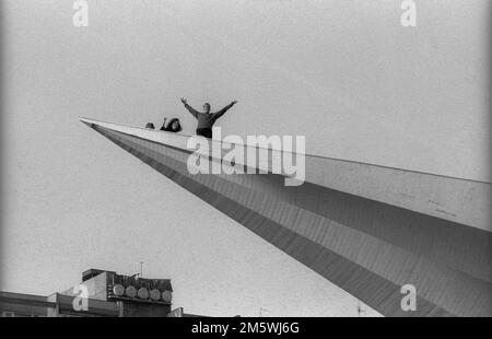 Allemagne, Berlin, 14. 03. 1991, personnes sur un montant de la tour de télévision Banque D'Images