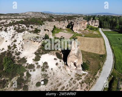 Le temple d'Aslankaya à Afyonkarahisar aurait été construit au 7th siècle. Banque D'Images