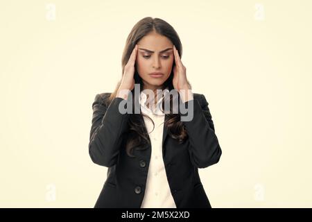 Portrait d'une jeune femme qui ressent du stress ou des maux de tête. Épuisé fille fatigué désespéré et stressé parce que la douleur et la migraine. Contrarié triste déprimé Banque D'Images