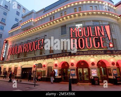 Vue de face du Piccadilly Theatre à Londres West End Banque D'Images