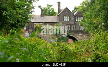 L'ancienne gare de West Derby, Mill Lane, Liverpool 12. Sur la ligne de Liverpool Loop Line. Photo prise en juillet 2022. Banque D'Images