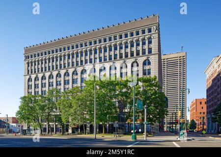 Le bâtiment Ellicott Square, autrefois le plus grand immeuble de bureaux au monde, a été conçu par Daniel Burnham & Company et terminé en 1896. Banque D'Images