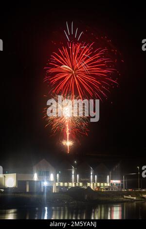 Bantry, West Cork, Irlande. 31st décembre 2022. Un énorme feu d'artifice a eu lieu à Bantry à la Saint-Sylvestre, pour aider à accueillir en 2023. Crédit : AG News/Alay Live News.