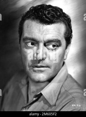 JACK HAWKINS Portrait dans L'ÉPOUSE DU PLANTEUR (Royaume-Uni) / AVANT-POSTE À MALAYA (États-Unis) 1952 réalisateur KEN ANNAKIN roman S. C. George musique Allan Gray Pinnacle Productions / General film Distributors (GFD) Royaume-Uni) / United Artists (États-Unis) Banque D'Images