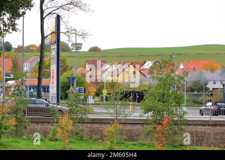 23 octobre 2022 - Dippoldiswalde en Allemagne: Vue sur la route fédérale B 170, traversant le village Banque D'Images