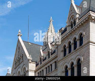 Erie Community College Downtown Branch occupe maintenant le vieux bureau de poste, érigé en 1901. La structure gothique à surface de granit est un point de repère. Banque D'Images