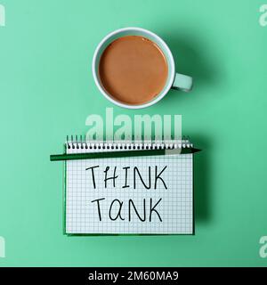 Texte d'écriture Think Tank. Aperçu de l'entreprise penser à des solutions innovantes et précieuses idées réussies Banque D'Images