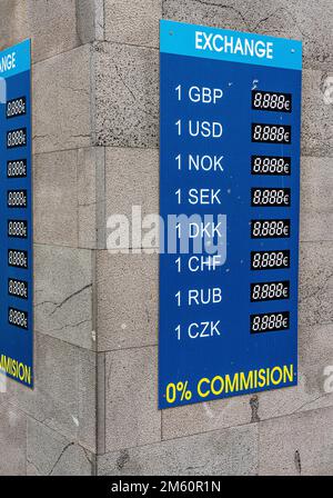 Change, carte de l'ancien mur avec taux de change, Lanzarote, Îles Canaries, Espagne Banque D'Images
