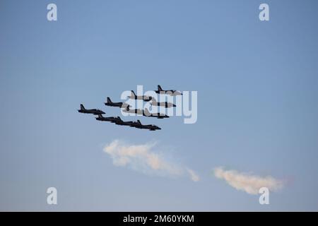 Le Frecce Tricolori (également appelé Pattuglia Acrobatica Nazionale) a participé cet été à l'Airshow de Porto Recanati Banque D'Images