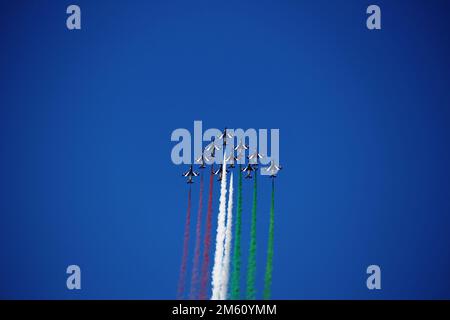 Le Frecce Tricolori (également appelé Pattuglia Acrobatica Nazionale) a participé cet été à l'Airshow de Porto Recanati Banque D'Images