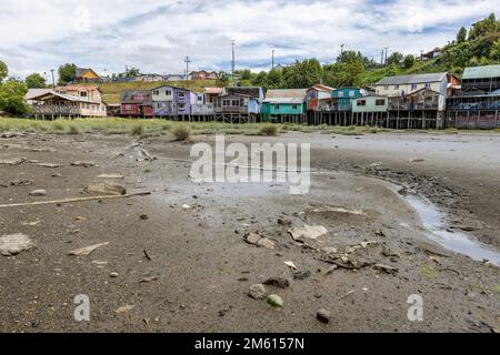 Palafitos de Pedro Montt - maisons colorées en pilotis sur Chiloé (Isla Grande de Chiloé) au Chili Banque D'Images