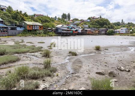 Palafitos de Pedro Montt - maisons colorées en pilotis sur Chiloé (Isla Grande de Chiloé) au Chili Banque D'Images