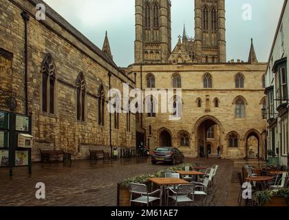 Porte de l'Échiquier vue depuis Castle Hill. Les trois passages voûtés de la porte étaient à l'origine le principal point d'accès cérémonial à la cathédrale proche. Banque D'Images