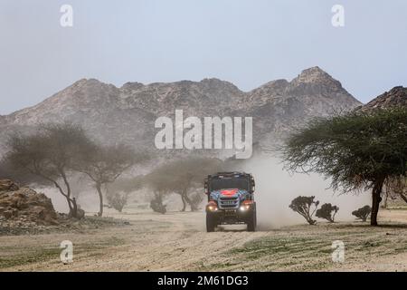 504 VERSTEIJNEN Victor Willem Corne (nld), VAN DER SANDE Andreas Wilhelmus Michel Marius (nld), VAN DAL Teun (nld), BOSS Machinery Team de Rooy, Iveco, Trucks, action pendant la phase 1 du Dakar 2023 autour du camp de la mer, à 1 janvier 2023 près de Yanbu, Arabie Saoudite - photo Frédéric le Floc’h / DPPI Banque D'Images