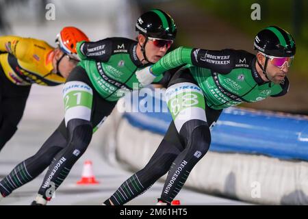 AMSTERDAM, PAYS-BAS - JANVIER 1: Crispijn Ariëns de l'équipe Reggeborgh lors des championnats nationaux Marathon patinage de vitesse à Jaap Eden IJsbaan sur 1 janvier 2023 à Amsterdam, pays-Bas (photo par Andre Weening/Orange Pictures) Banque D'Images