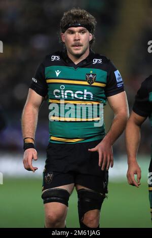 Angus Scott-Young de Northampton Saints après le dernier coup de sifflet du match de la première nomination de Gallagher au Cinch Stadium des Franklin's Gardens, à Northampton. Date de la photo: Dimanche 1 janvier 2023. Banque D'Images