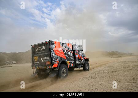 504 VERSTEIJNEN Victor Willem Corne (nld), VAN DER SANDE Andreas Wilhelmus Michel Marius (nld), VAN DAL Teun (nld), BOSS Machinery Team de Rooy, Iveco, Trucks, action pendant la phase 1 du Dakar 2023 autour du camp de la mer, à 1 janvier 2023 près de Yanbu, Arabie Saoudite - photo Gigi Soldano / DPPI Banque D'Images