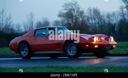 Voiture américaine classique de la Corvette Stingray 1975 de Chevrolet orange Banque D'Images