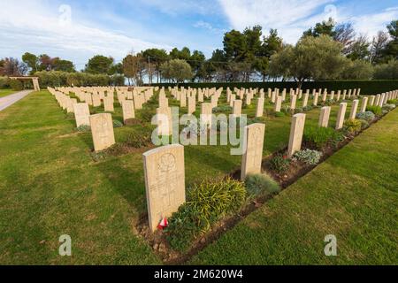 Le cimetière militaire canadien. L'Italie a donné le terrain sur lequel le cimetière se tient afin de remercier et d'honorer le sacrifice ultime. Banque D'Images