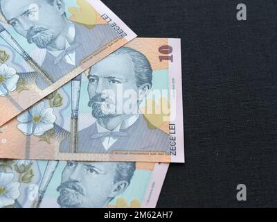 Allemagne. 1st janvier 2023. Dans cette illustration, des billets roumains de 10 lei avec le portrait de Nicolae Grigorescu vus. (Credit image: © Igor Golovniov/SOPA Images via ZUMA Press Wire) Banque D'Images