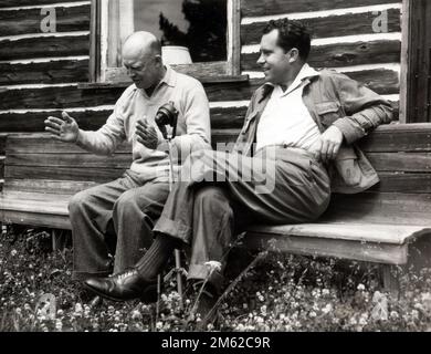 Les futurs présidents Dwight D. Eisenhower et Richard Nixon ont eu un dialogue en juillet 1952 Banque D'Images